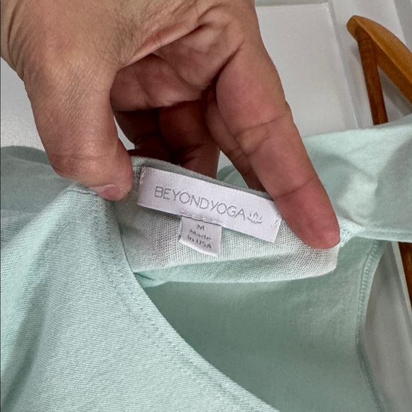 Beyond Yoga Mint Green Sleeveless Women's Top - Picture 2 of 3